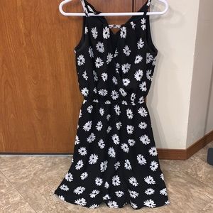 Maurice’s black and white floral dress. Size:XS